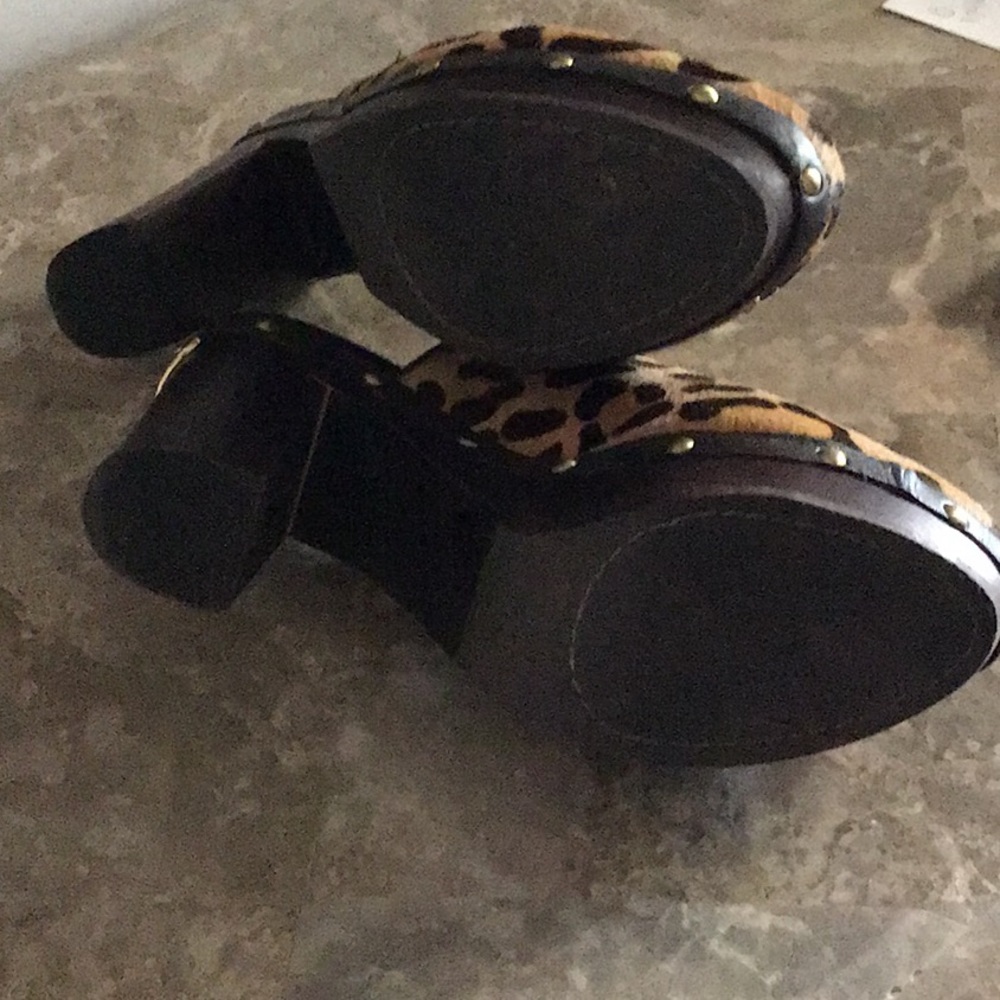 Heels - Picture 2 of 7